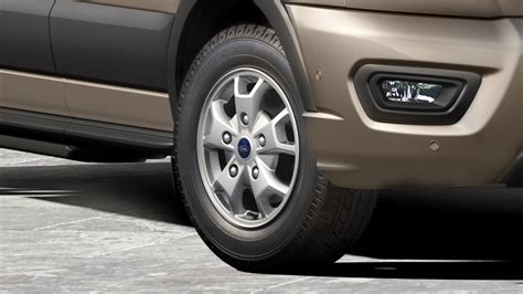 Dettaglio pneumatico Ford Transit