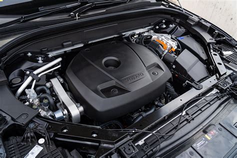 Motore Volvo S60 visto dall'alto con evidenziate le posizioni dei componenti elettrici
