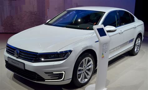 Volkswagen Passat B8 con sistema multimediale Android e retrocamera
