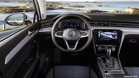 Volkswagen Passat interno display digitale