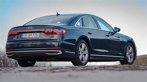 Audi A8 50 TDI in movimento