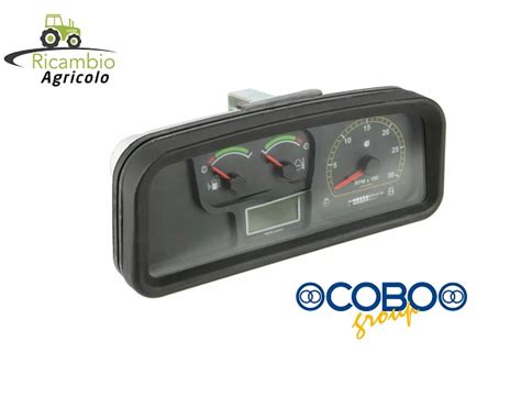 Interno cabina trattore Goldoni Q110 con cruscotto digitale