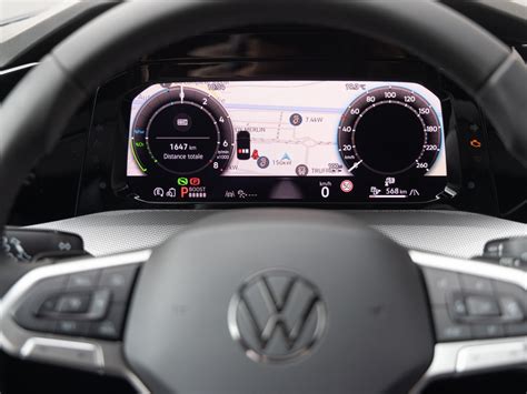 Cruscotto Volkswagen Passat B7 con display multimediale