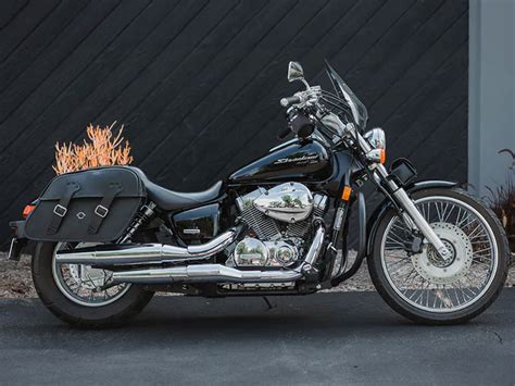 Primo piano della copertura frizione di una Honda Shadow 750