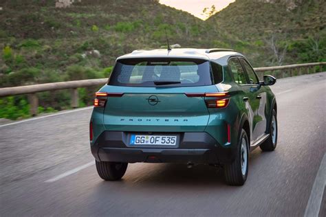 Opel Frontera Hybrid in strada