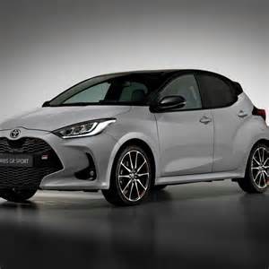 Toyota Yaris con piccolo graffio sulla carrozzeria