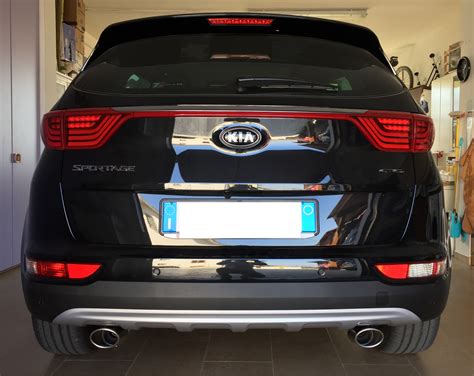 Kia Sportage seconda generazione con doppio scarico cromato