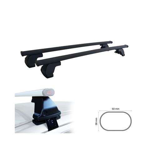 Nissan Terrano II con barre portatutto e box da tetto