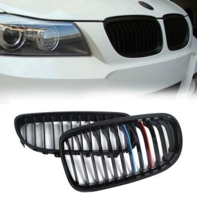 Dettaglio del frontale BMW Serie 3 E90 con calandra a doppio rene