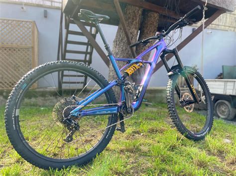 Schema geometrico della Specialized Enduro con evidenziati i principali parametri
