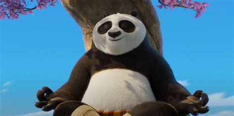 Po il panda che medita con il bastone della saggezza