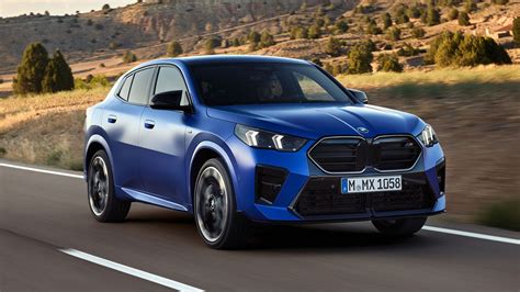 BMW X2 in movimento