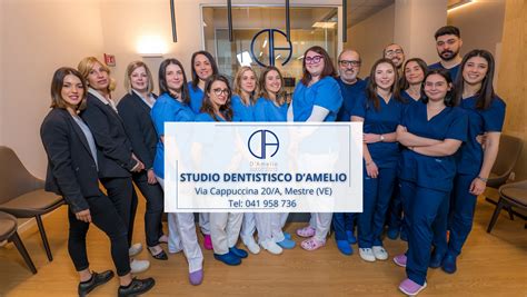 team dentistico in una clinica moderna