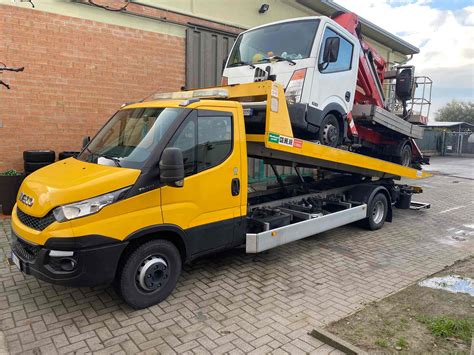 Soccorso stradale con carroattrezzi