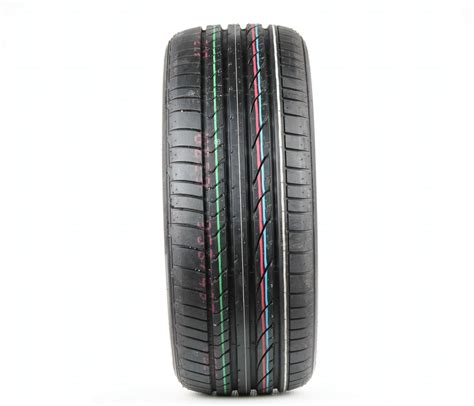 Sezione trasversale del battistrada Bridgestone Potenza RE050A con solchi