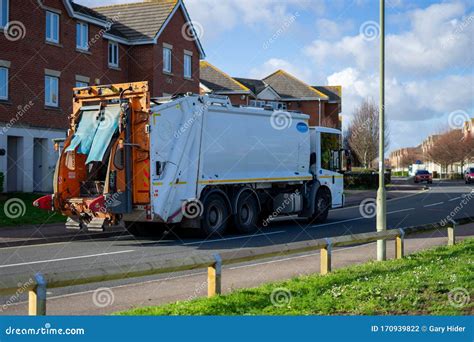 Camion per la raccolta rifiuti speciali