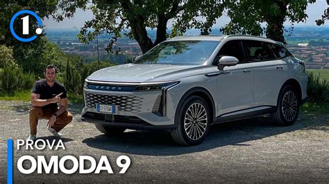 Omoda 9 in azione su strada