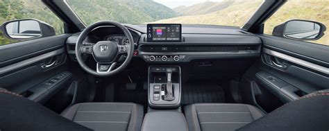 Interni di una Honda CR-V con focus sui sedili