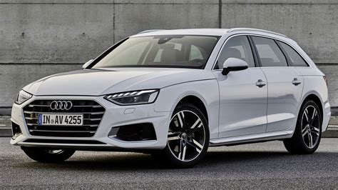 Audi A4 Avant in movimento