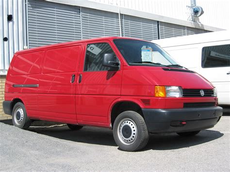 Volkswagen Transporter T4 con ammortizzatori in primo piano