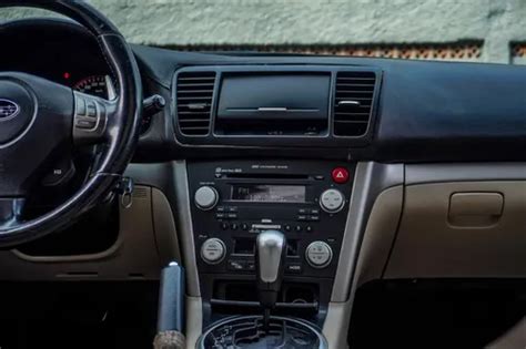 Interni Subaru Legacy SW 2010 cruscotto