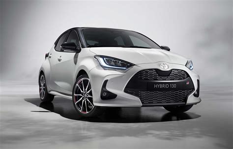Toyota Yaris Hybrid con sistema ibrido evidenziato