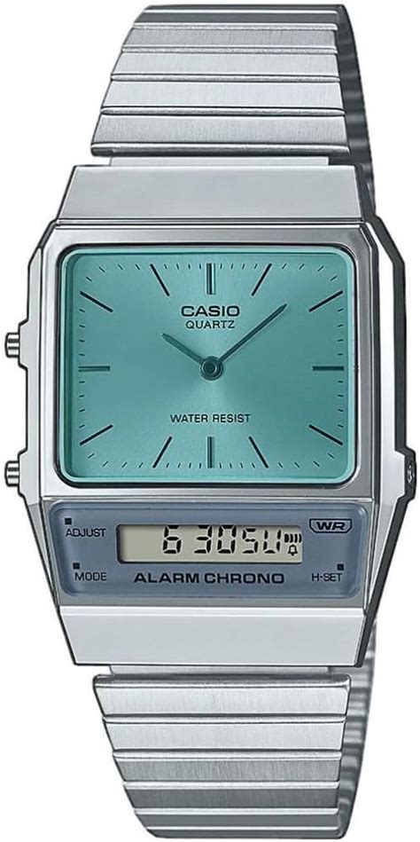Orologio ibrido con quadrante analogico e piccolo display digitale
