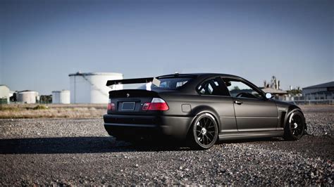 BMW E46 con fari tuning accesi