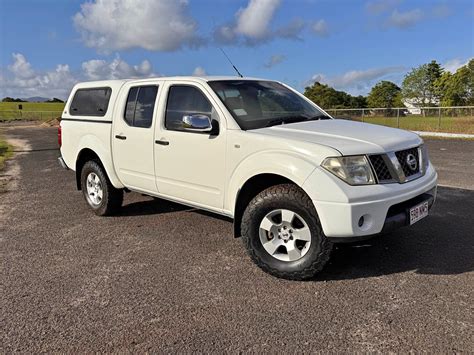 Nissan Navara D40 in fase di manovra