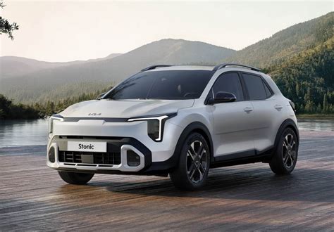 Panoramica tecnologica della gamma elettrica Kia con focus sul design iconico del modello Soul