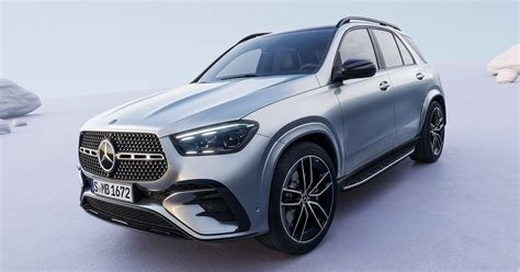 Mercedes GLE SUV con fari a LED