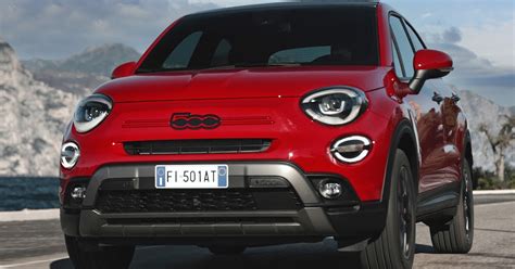 Fiat 500X frontale e airbag aperti