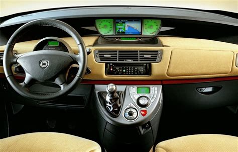 Lancia Phedra interni