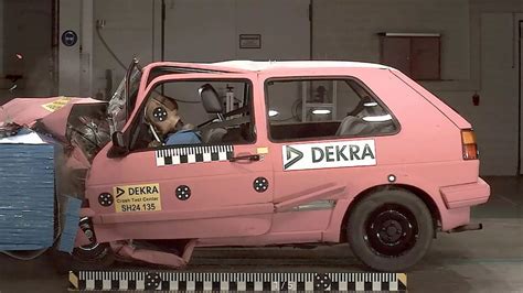 Confronto crash test Volkswagen Golf II vs Golf VIII