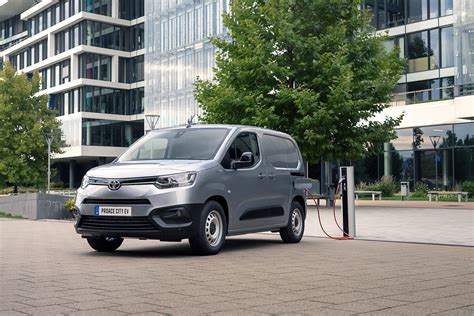 Toyota Proace City Electric in contesto urbano