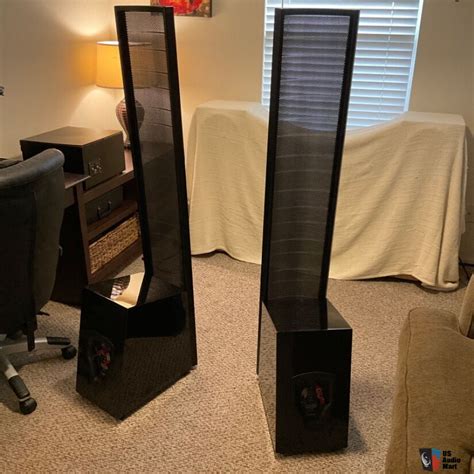Diffusori Martin Logan Theos in ambiente domestico