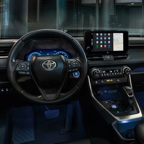 Toyota RAV4 dashboard con sistema multimediale