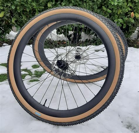 Bici Gravel con ruote 700c