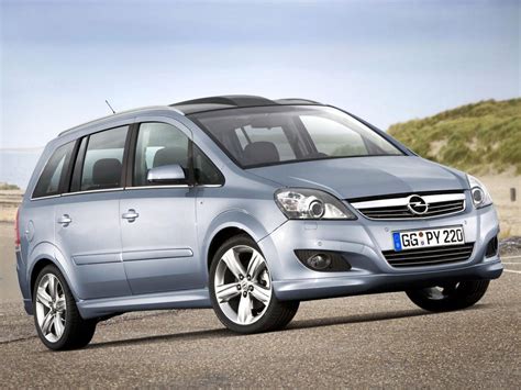 Opel Zafira B CNG Turbo in strada