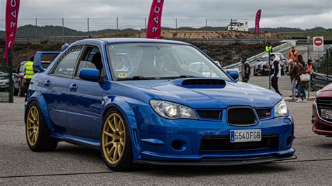 Dettaglio frontale Subaru Impreza WRX STI