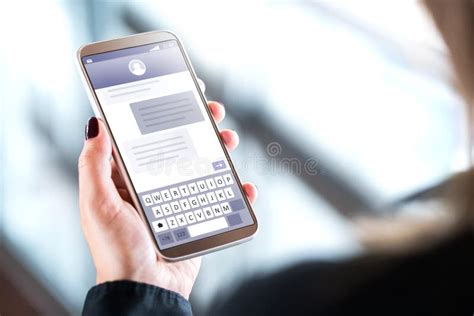 Un cellulare con messaggi di testo