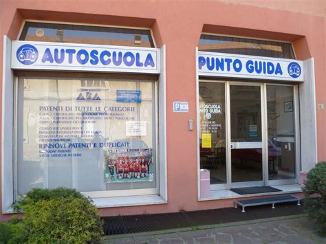 Istruttore di guida autoscuola