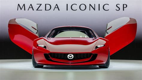 Schizzo di design di una Mazda 3 Coupé