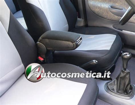 Interni auto con bracciolo personalizzato