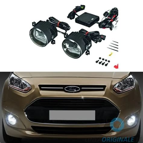 Ford EcoSport con luci retronebbia accese