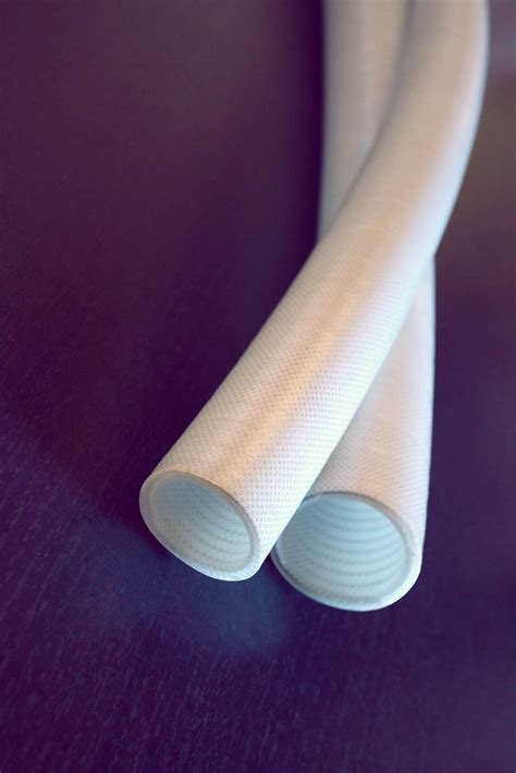 Struttura di un tubo in silicone rinforzato