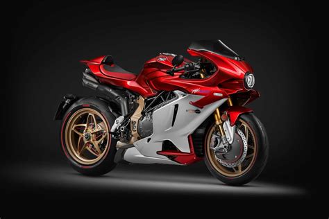 MV Agusta Superveloce in primo piano