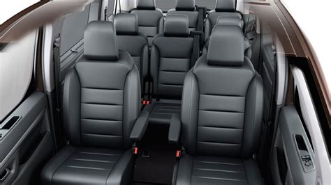 Interni della Toyota Proace Verso con sedili passeggeri