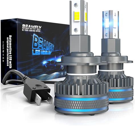 Installazione di un kit LED D2S in un faro auto