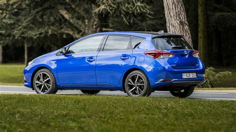 Toyota Auris personalizzata con adesivi